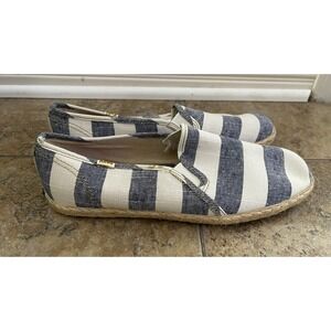 Keds Women Slip On Cushioned Insole Shoe size 8 Blemish on. side of shoes